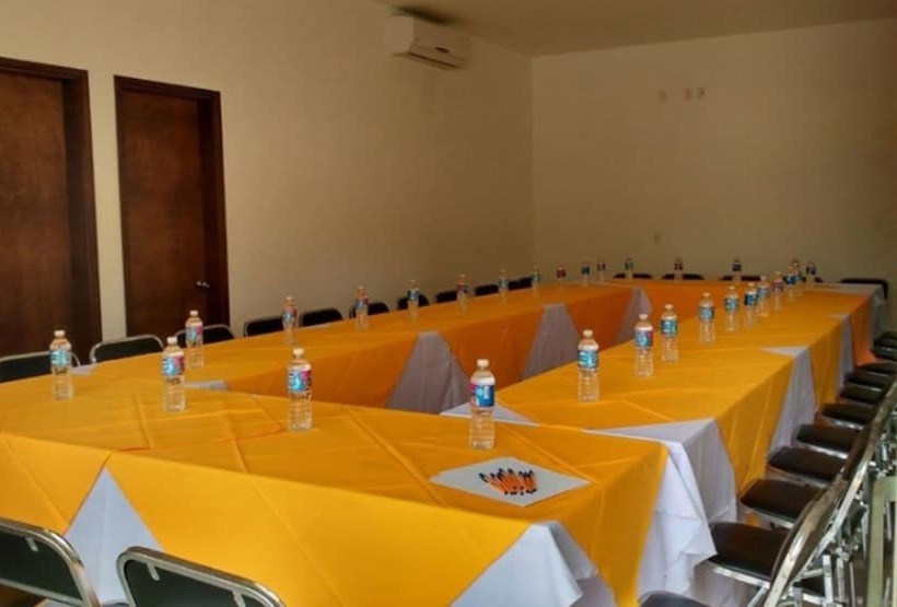 هتل Hi Huasteca Inn