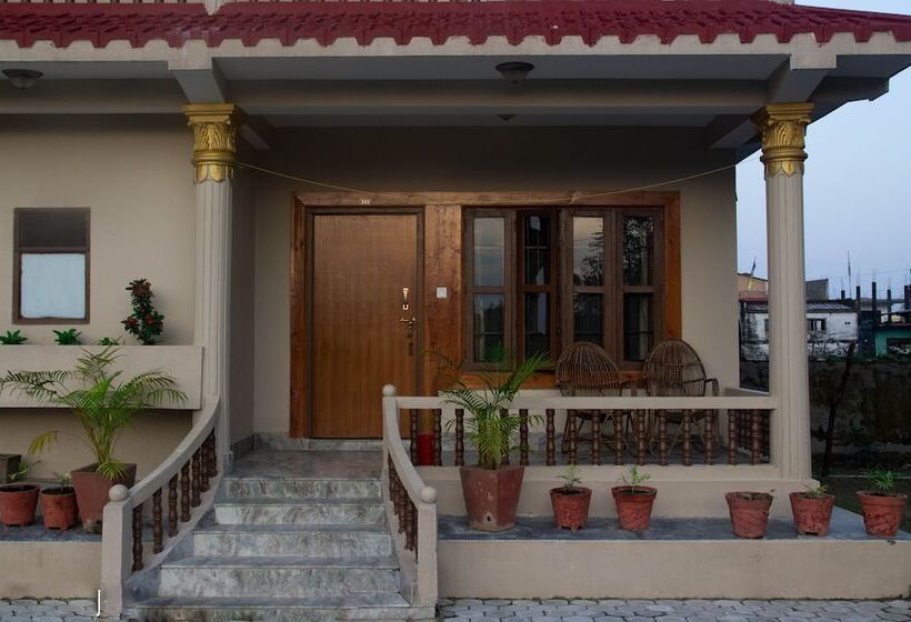 هتل Chitwan Forest Resort , Chitwan National Park