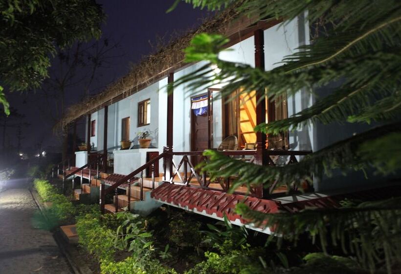 Hotel Chitwan Forest Resort , Chitwan National Park