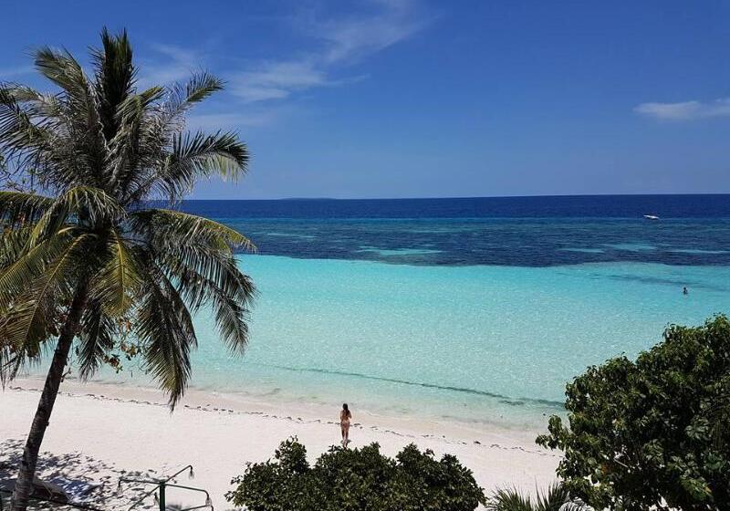 هتل Dumaluan Beach Resort