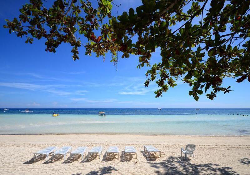 هتل Dumaluan Beach Resort