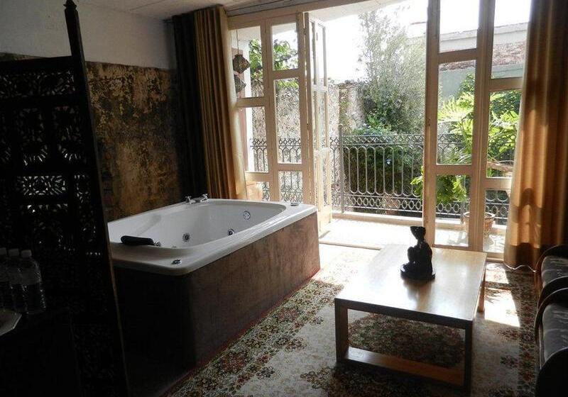 هتل La Casa Del Atrio