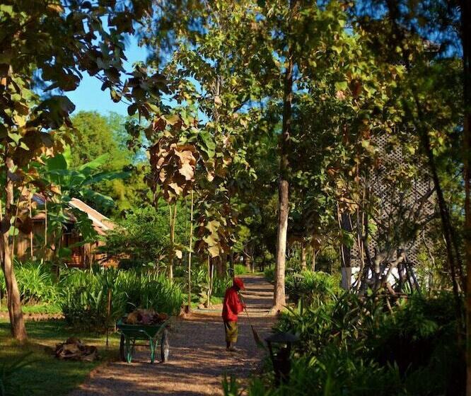 هتل La Folie Lodge