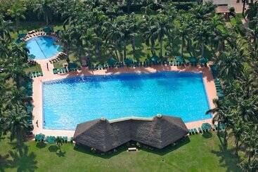 هتل Munyonyo Commonwealth Resort