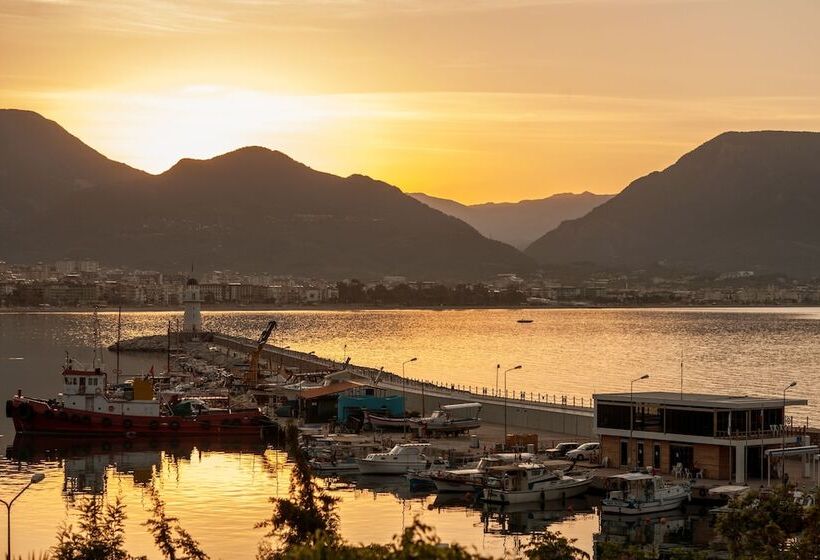 هتل Numa Port