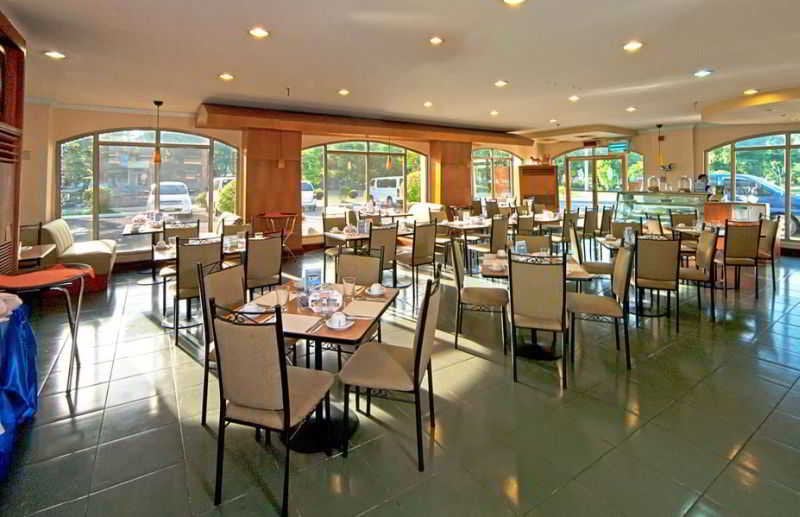 Отель Subic International