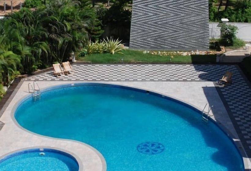 فندق Paradise Isle Beach Resort