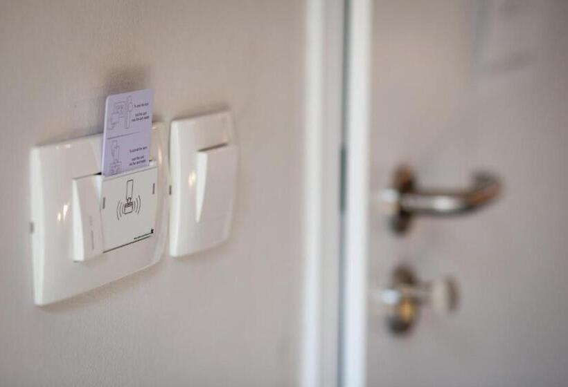 Subtub Hostel Makarska