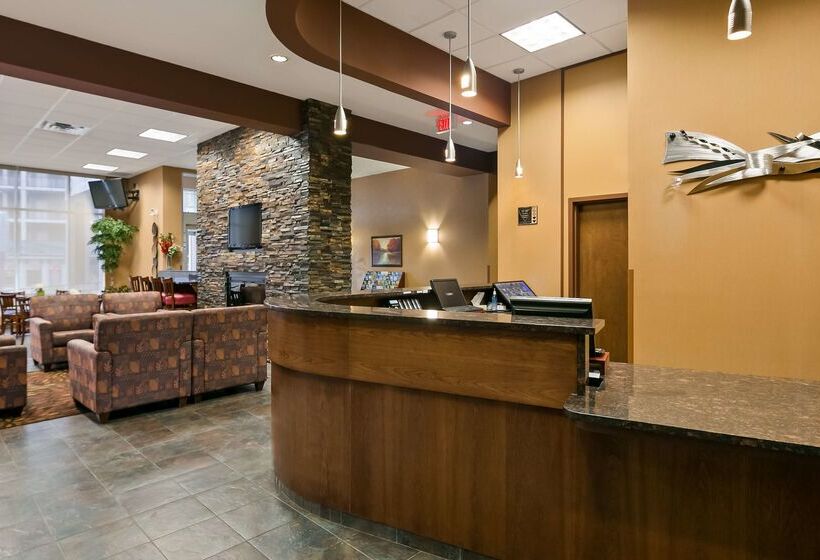 Отель Best Western Plus Chateau Inn Sylvan Lake