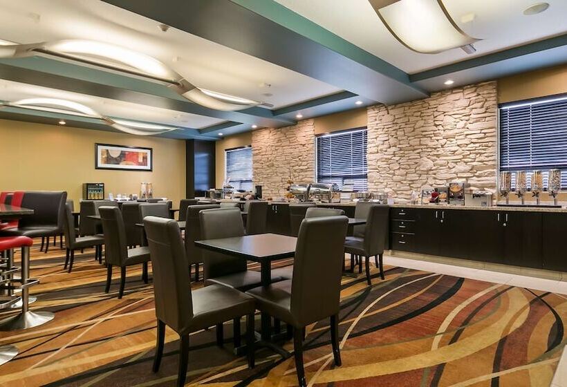 호텔 Best Western Plus Sherwood Park Inn & Suites