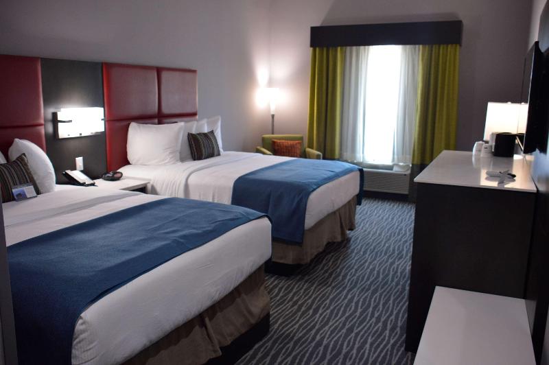 Отель Best Western Plus Sherwood Park Inn & Suites