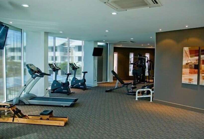 בית מלון כפרי Chancellor Executive Apartments