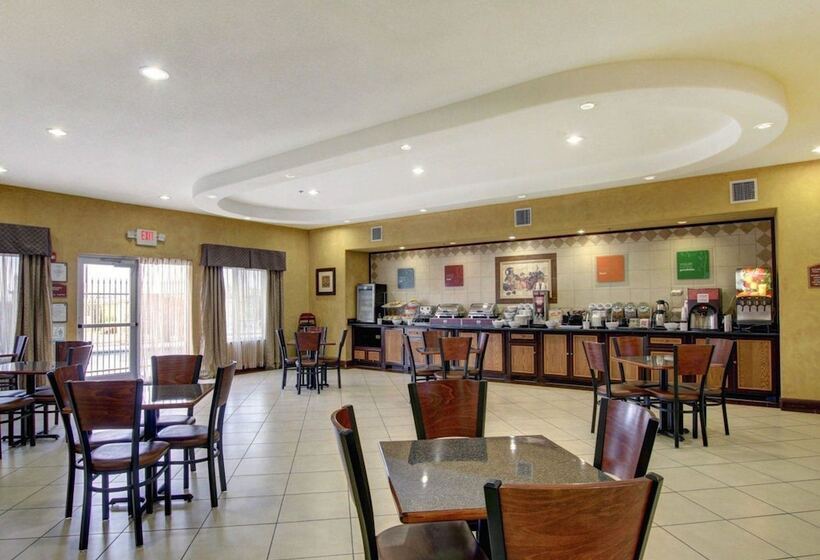 ホテル Comfort Inn & Suites