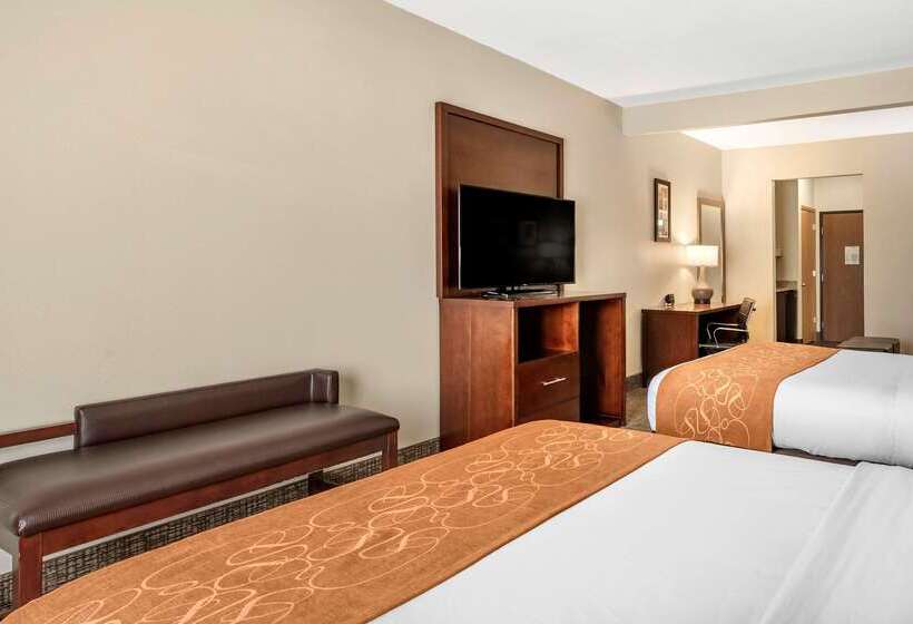 בית מלון כפרי Comfort Suites Auburn Near I69