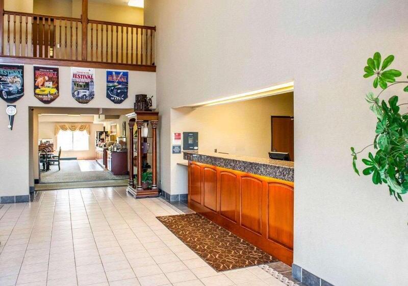 בית מלון כפרי Comfort Suites Auburn Near I69