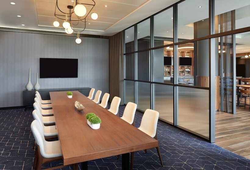 هتل Residence Inn By Marriott Calgary Airport