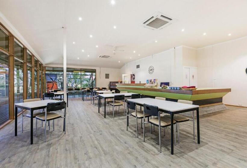 בית מלון כפרי Erldunda Desert Oaks Resort