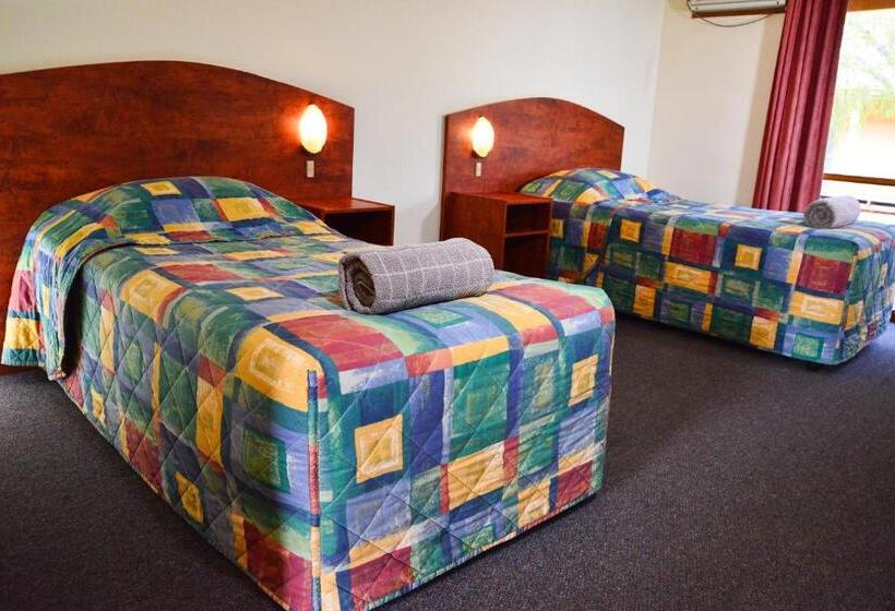בית מלון כפרי Erldunda Desert Oaks Resort