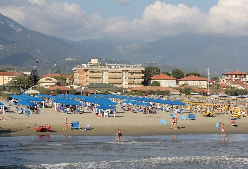 בית מלון כפרי Esplanade