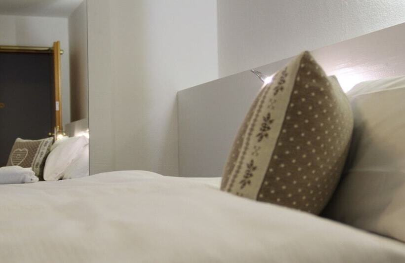هتل Fedaia Joy B&b
