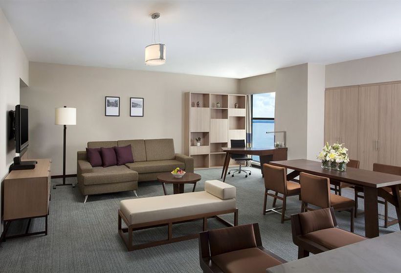 هتل Four Points By Sheraton Sandakan