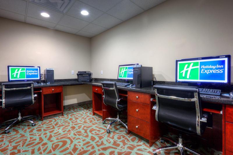 בית מלון כפרי Holiday Inn Express And Suites Dawson Creek, An Ihg