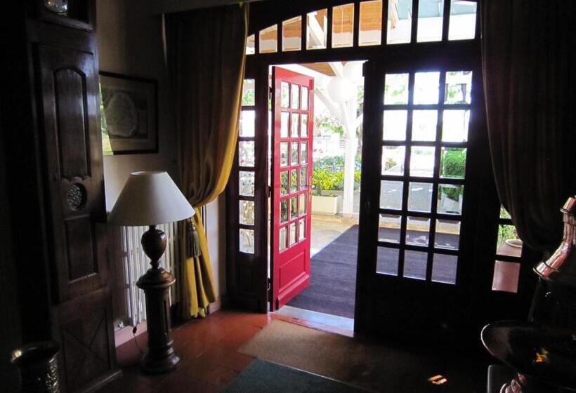 هتل Hostellerie De La Bouriane