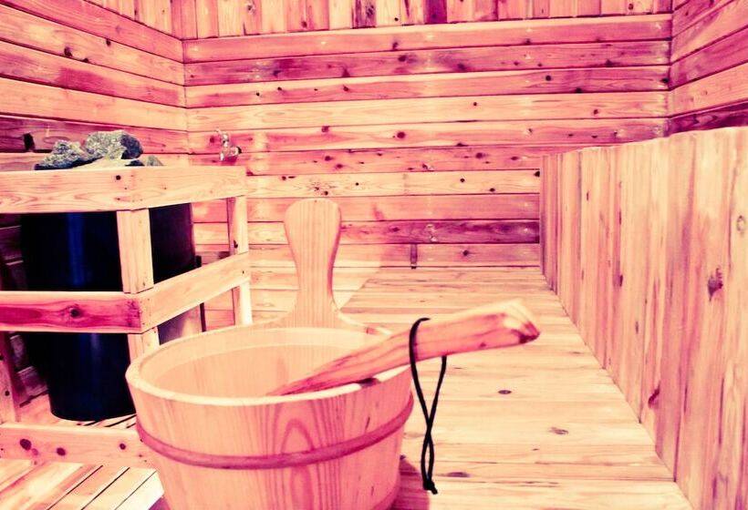 هتل Manila Grand Opera