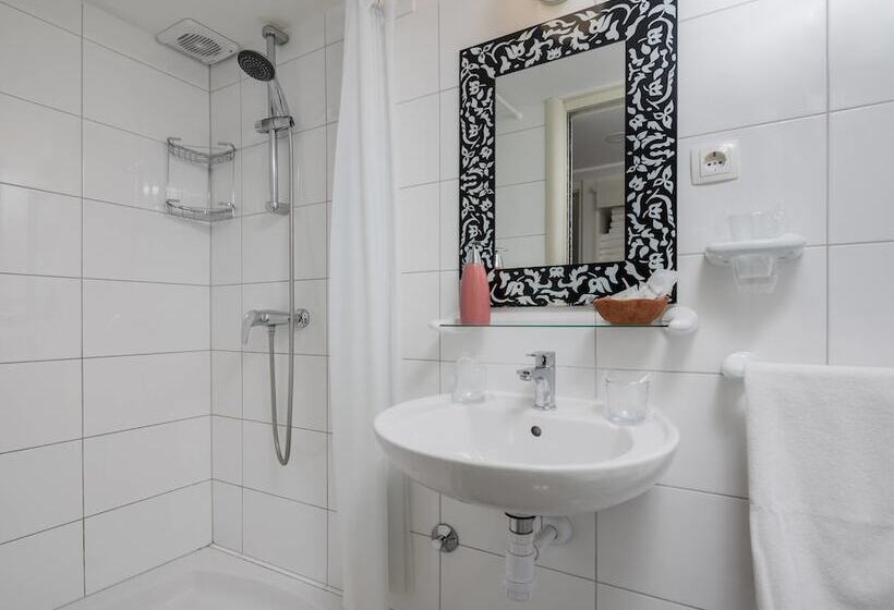 هتل Plr Accommodation