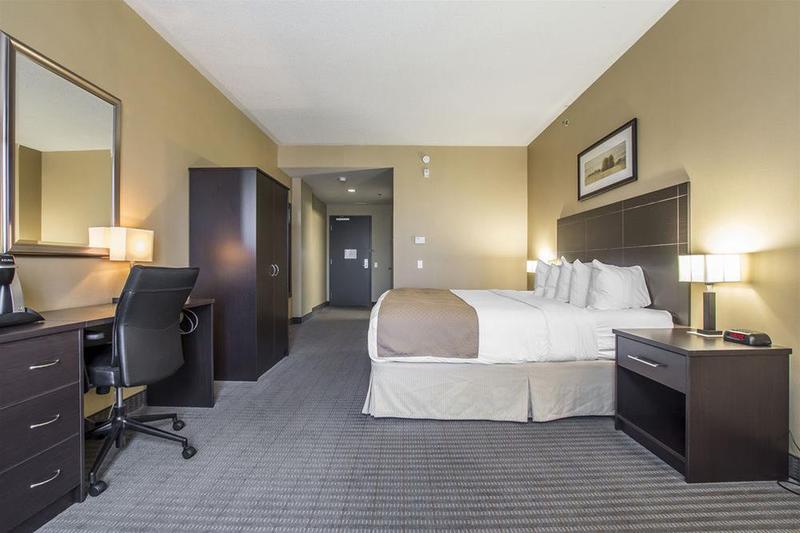 Отель Quality Inn & Suites Victoriaville