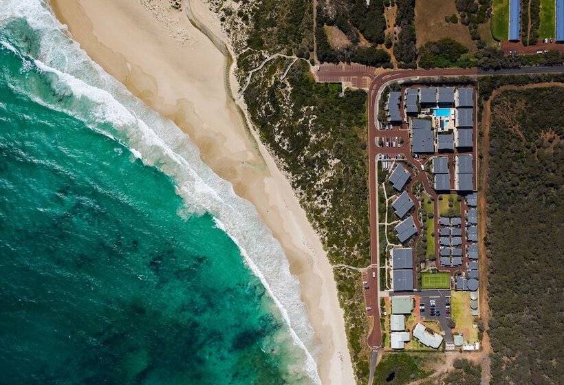 فندق Smiths Beach Resort
