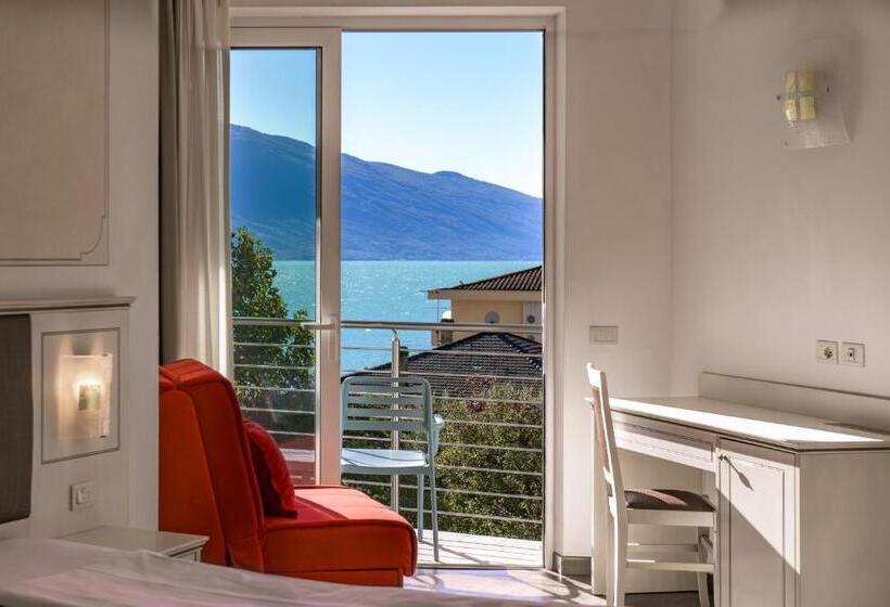 هتل Sogno Del Benaco