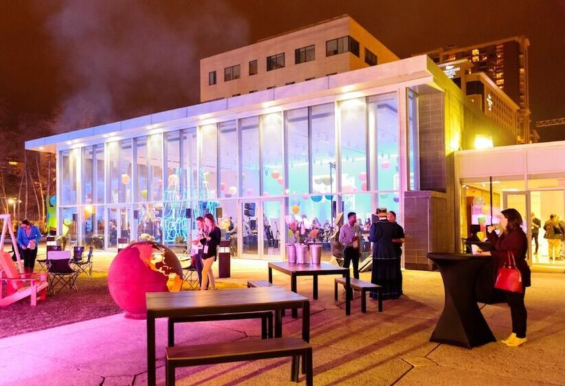 هتل Staybridge Suites Hamilton Downtown, An Ihg