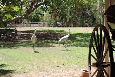 Territory Manor Motel & Caravan Park