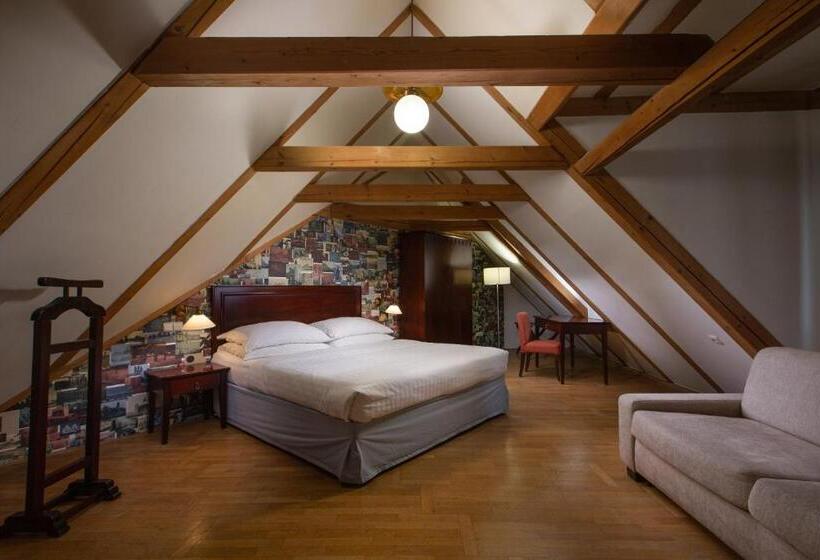 Fotos del hotel Orea Place Charles Bridge:  2