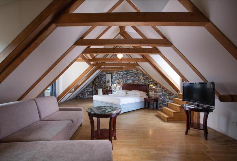 Fotos del hotel Orea Place Charles Bridge:  12