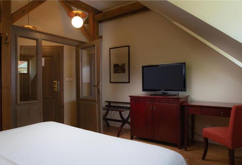 Fotos del hotel Orea Place Charles Bridge:  4