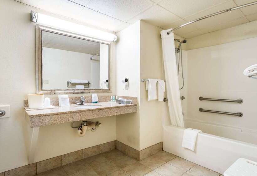 فندق Quality Inn North