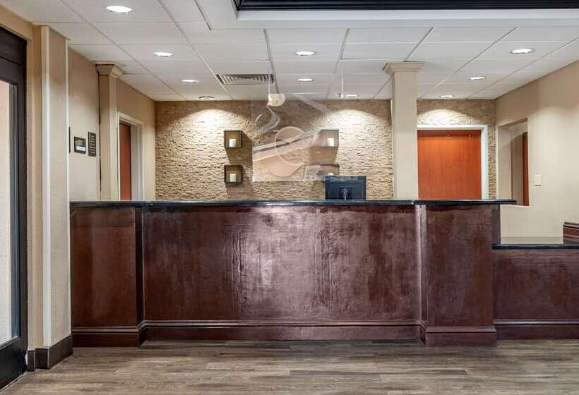 هتل Comfort Inn & Suites