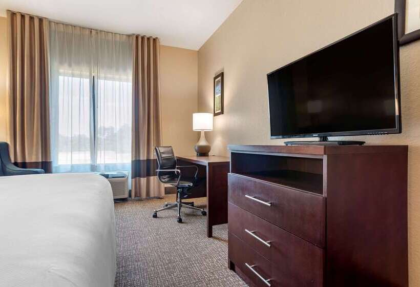 هتل Comfort Inn & Suites