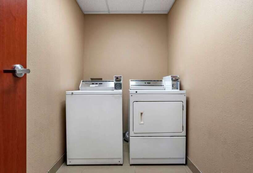 هتل Comfort Inn & Suites