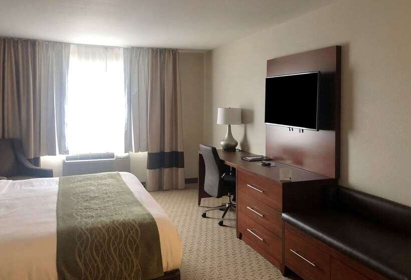 هتل Comfort Inn & Suites