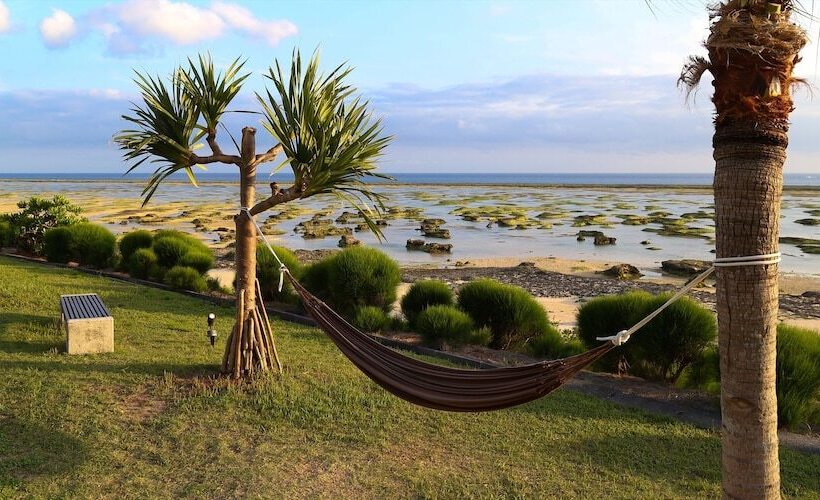 בית מלון כפרי Cypress Resort Kumejima