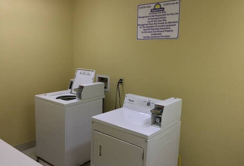 호텔 Days Inn By Wyndham Baytown East