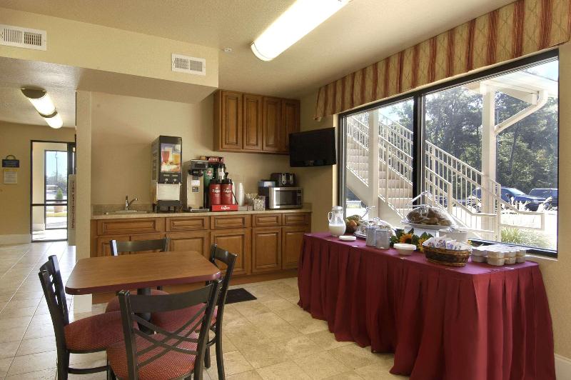 בית מלון כפרי Days Inn By Wyndham Centre