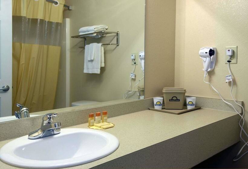 בית מלון כפרי Days Inn By Wyndham Centre