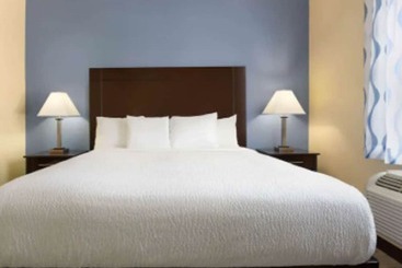 هتل Days Inn & Suites By Wyndham Ft. Worth Dfw Airport South