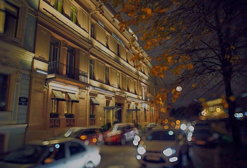 هتل Domina St. Petersburg