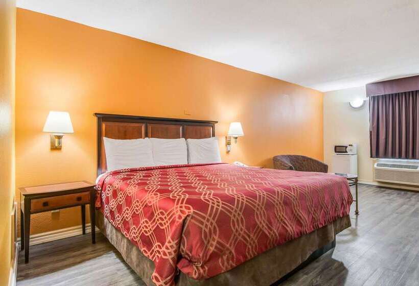 فندق Econo Lodge At Six Flags