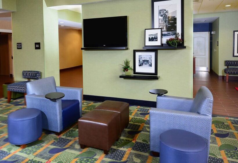 هتل Hampton Inn & Suites Durham/north I85